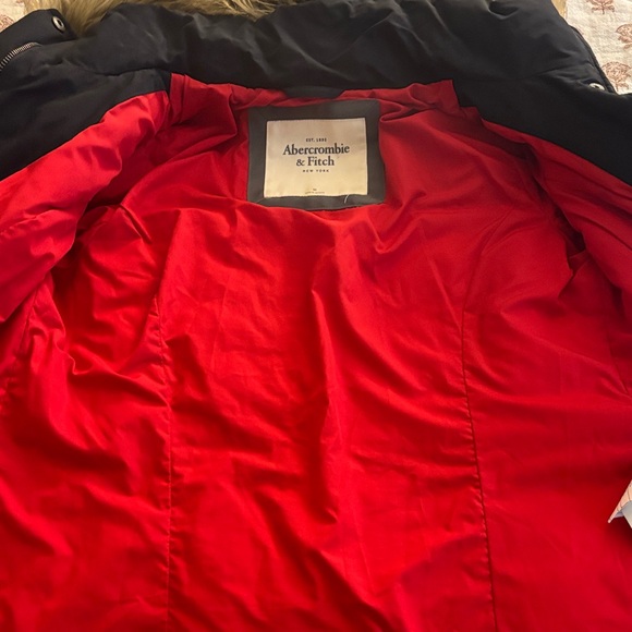 Abercrombie & Fitch Navy Puffer Coat with Faux Fur Trim - Picture 2 of 6